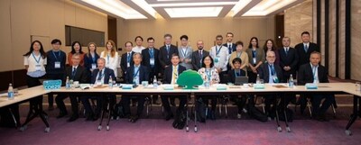 Cathay Financial Holdings held the Climate Leaders Roundtable, a side event alongside the 29th United Nations Climate Change Conference (COP29). President, Chang-Ken Lee (4th from left, front row), delivered the opening speech, while Sophia Cheng, Chief Investment Officer (4th from right, front row), served as the moderator.