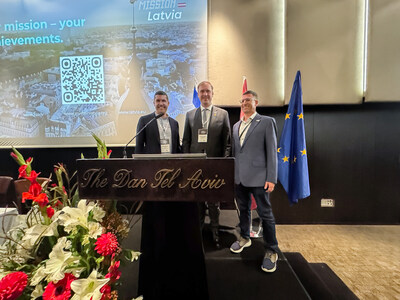 Latvenergo CEO Dr. Mārtiņš Čakste, Latvian Minister of Economy Mr. Viktors Valainis, and H2Pro CBO Rotem Arad at the signing of the MOU during the Minister’s visit to Israel. Photo C/O H2Pro