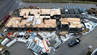 Construction site for a multi-unit building in wood
Photo credit: Sean Martin (CNW Group/Natural Resources Canada)